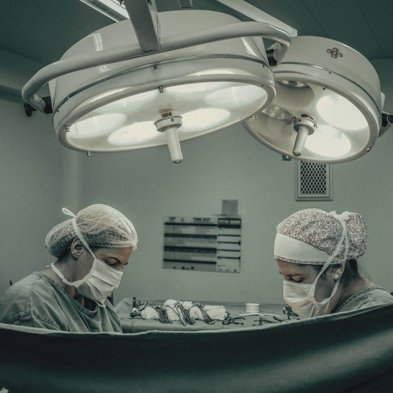 Native 4K Laparoscopy System with 32-Inch Monitor